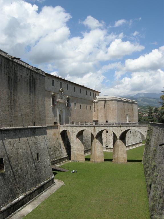 Hotel Castello L'Aquila Bagian luar foto