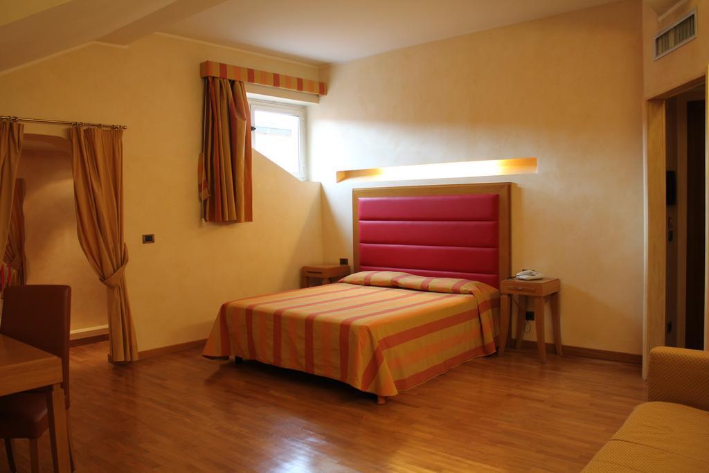 Hotel Castello L'Aquila Bagian luar foto