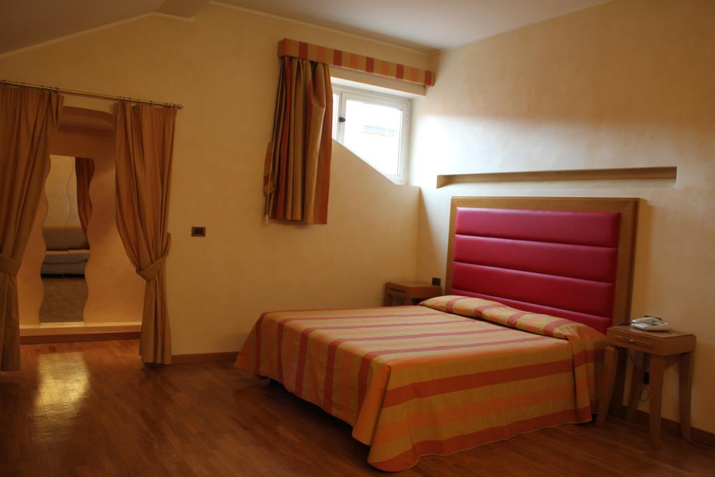 Hotel Castello L'Aquila Bagian luar foto
