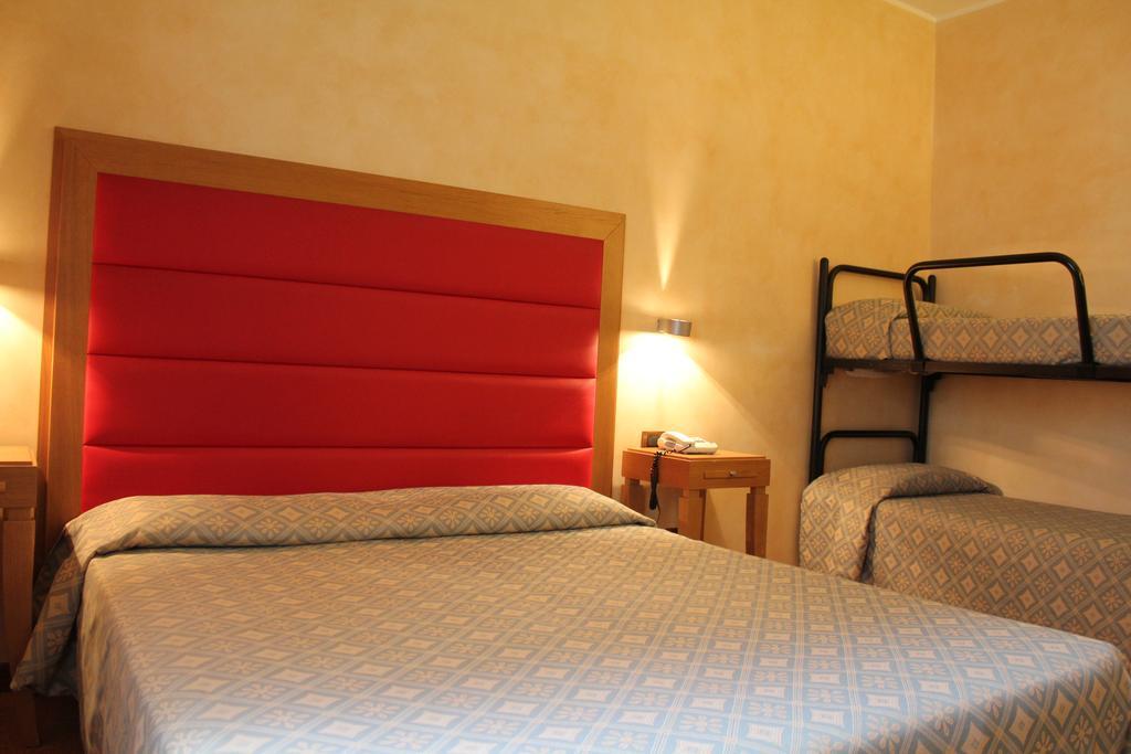 Hotel Castello L'Aquila Bagian luar foto